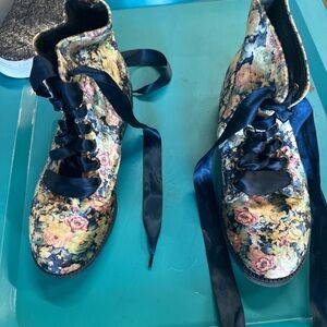 Floral boots